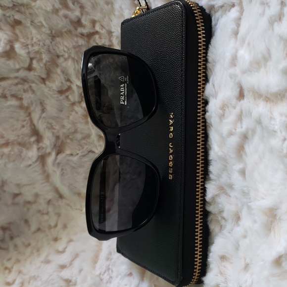❗Flash sale! Prada sunglasses - Picture 1 of 5